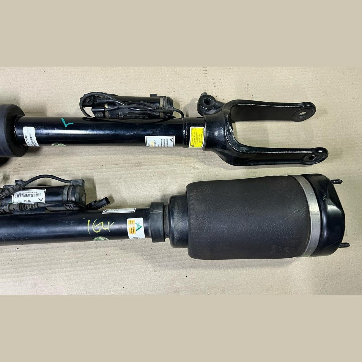 Mercedes W164 GL450 Front Right \ Left Side Air Suspension Shock Absorber Strut