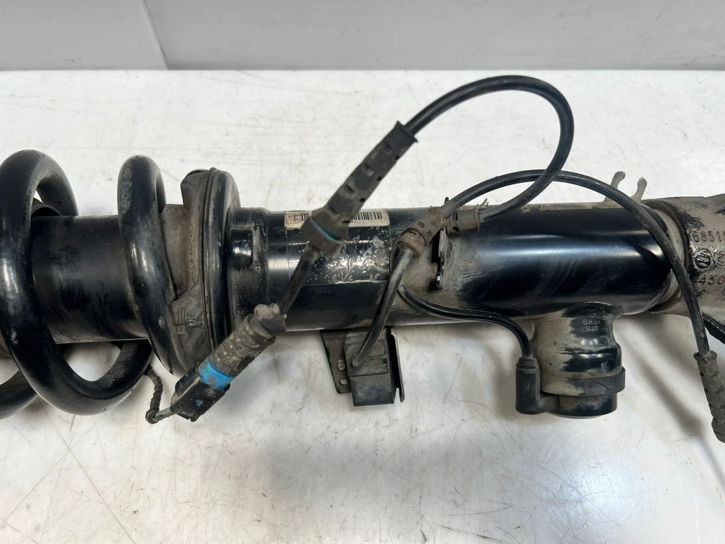 2013-2018 BMW X5 F15 X6 F16 F85 Front Shock Absorber With Coil Spring 6875084