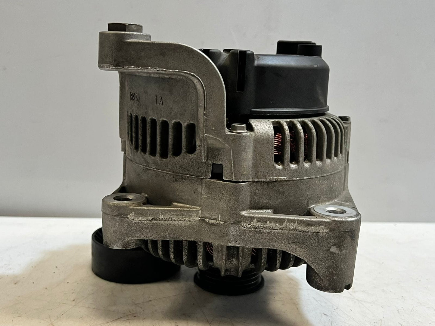 2006-2008 BMW 750i E60 E61 E63 E64 E65 E66 E67 E68 ENGINE Alternator 7542934 OEM