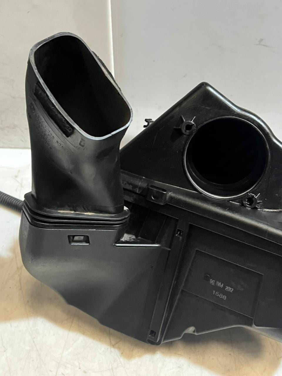 2011 BMW E90, E91, E92, E93 X1 E84 130KW DIESEL Air Filter Housing 8512599 OEM