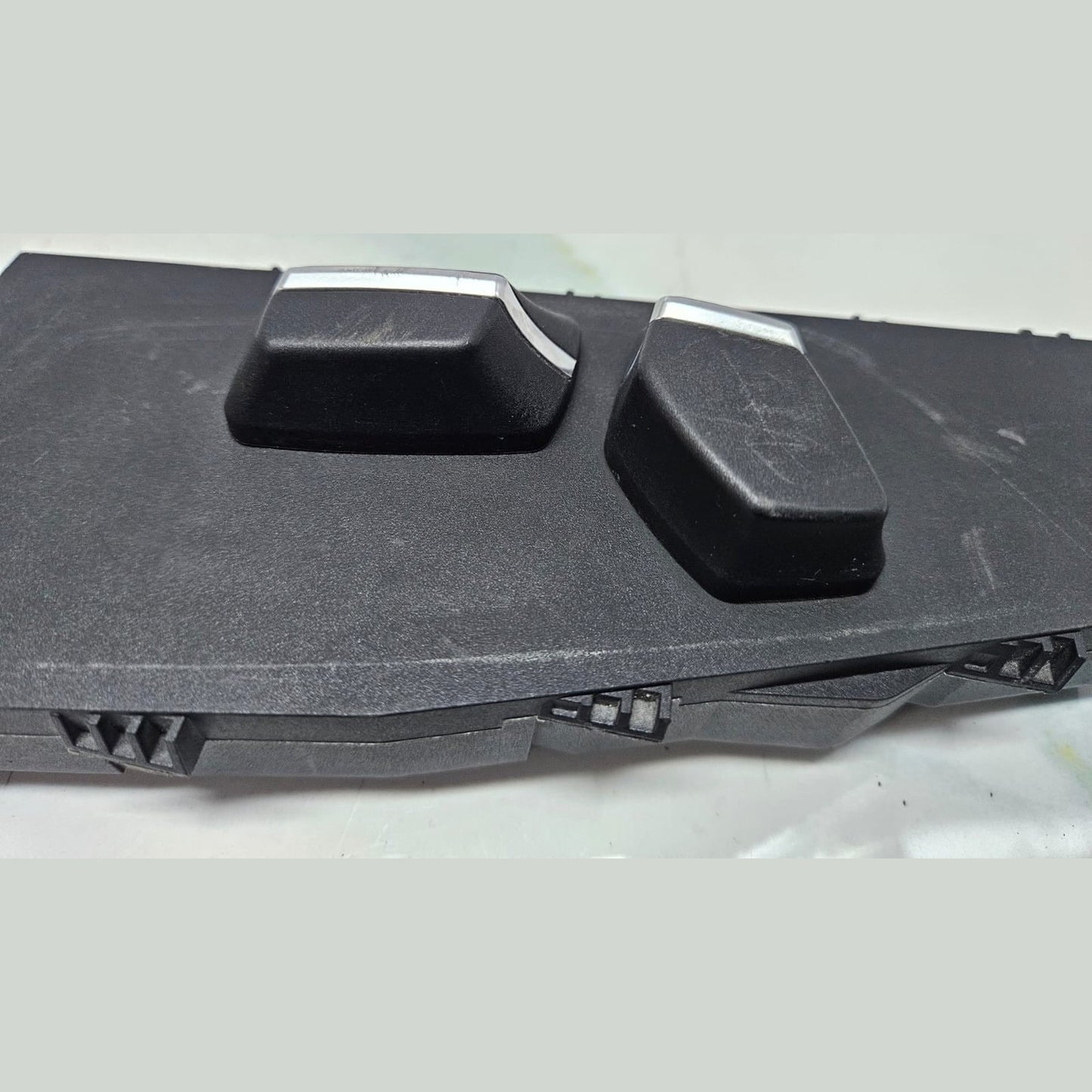 2010-15 BMW 7 Series F01 F02 F03 F04 Front Right Seat Control Switch 9163260 OEM