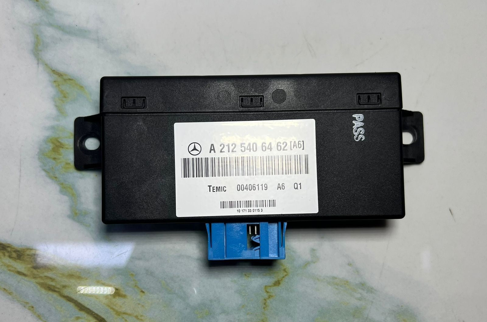 Mercedes E-Class W212 Air Suspension Control Unit A2125406462 OEM