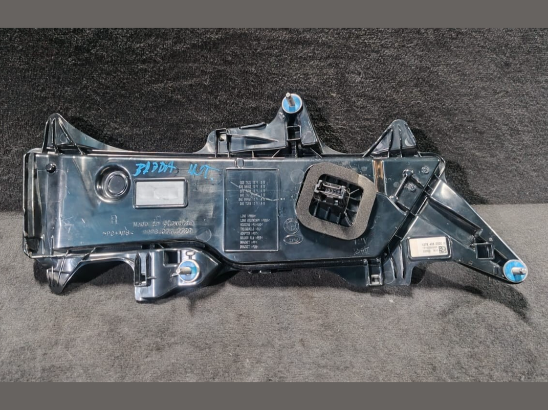 BMW XM OEM  TRUNK  RIGHT SIDE BACK OR TAIL LIGHT LED - 1278.306.0000.00