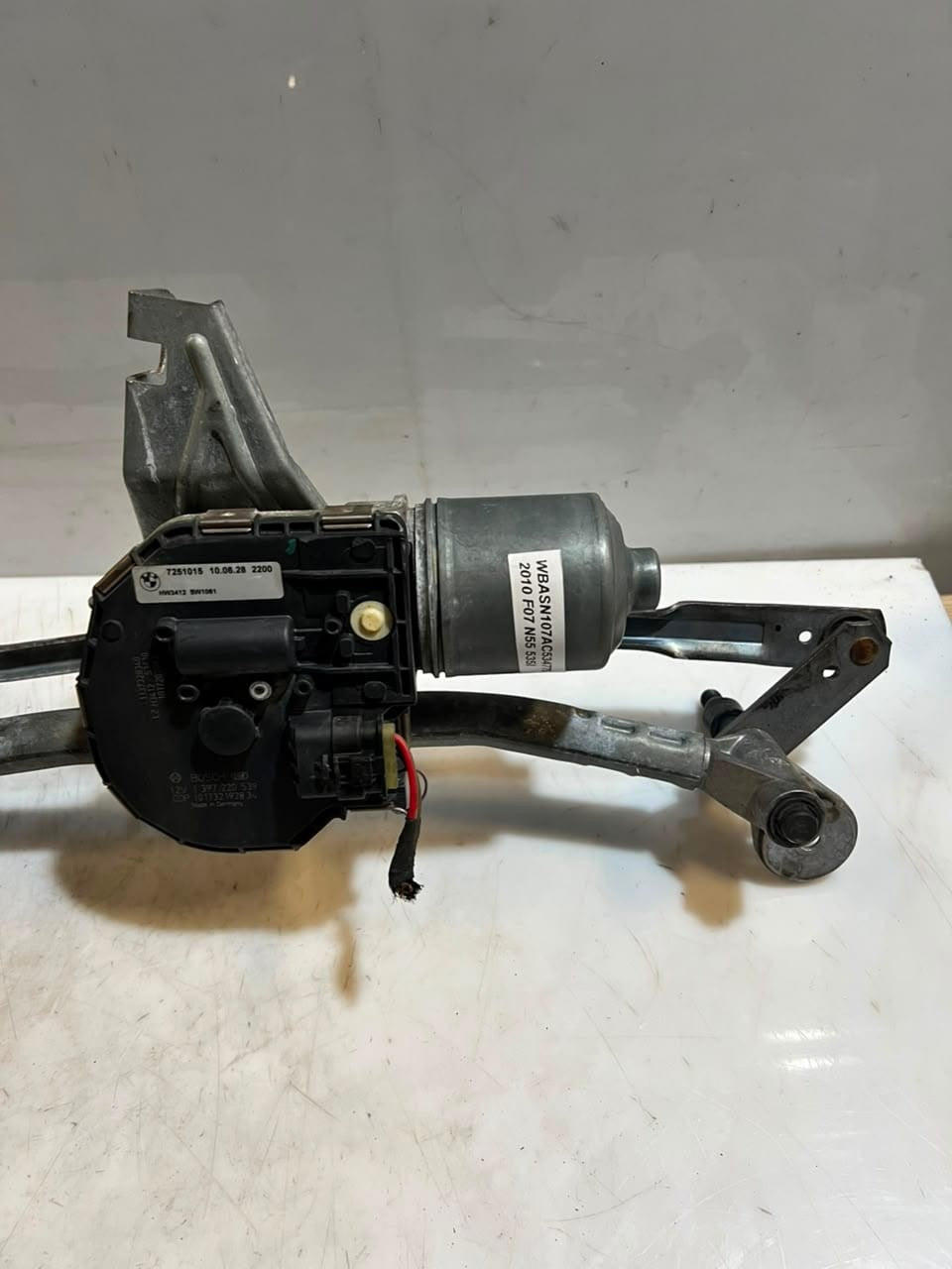2011-2016 BMW 535i 5 Series GT F07 GT Wiper Motor 7251015 OEM