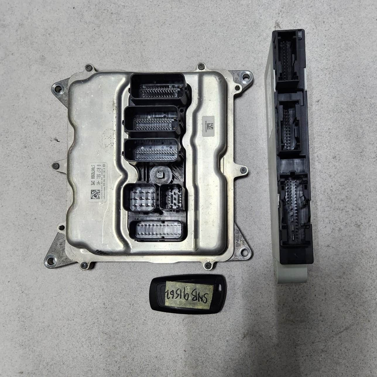 2011-2013 BMW 125i Engine Control Unit ECU Set 8617551 F20 F21 125i N20