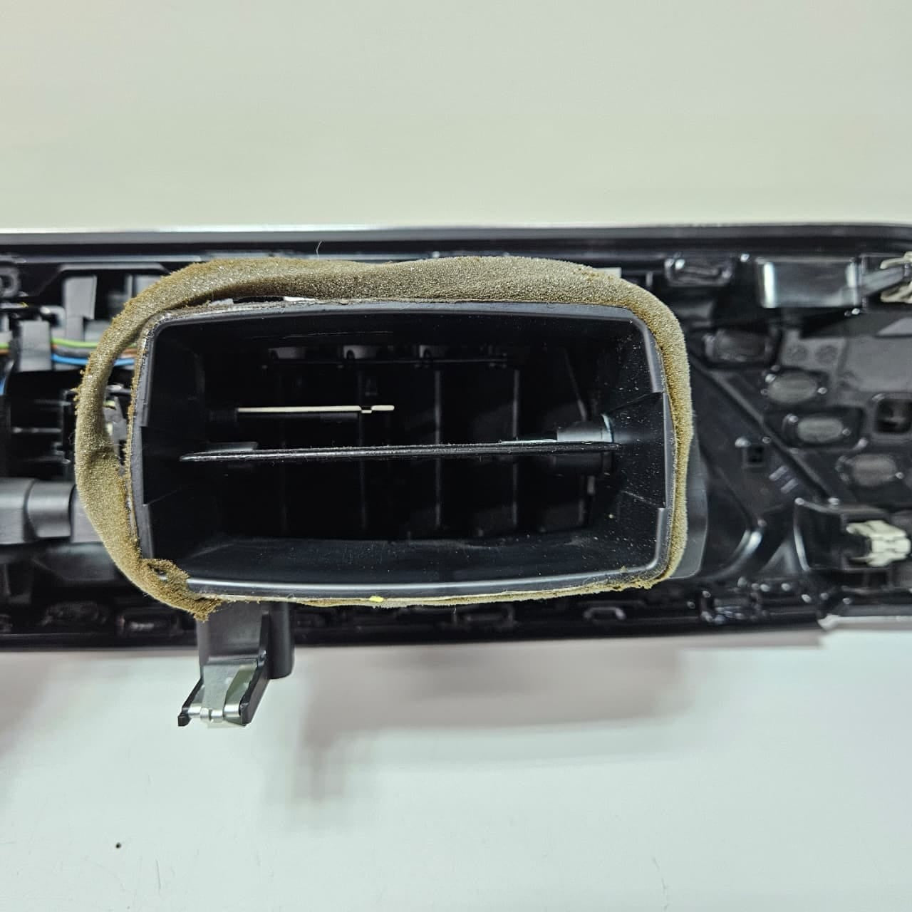 2018-2024 BMW X3 G01 X4 G02 Dashboard Center Air Vent 9371467