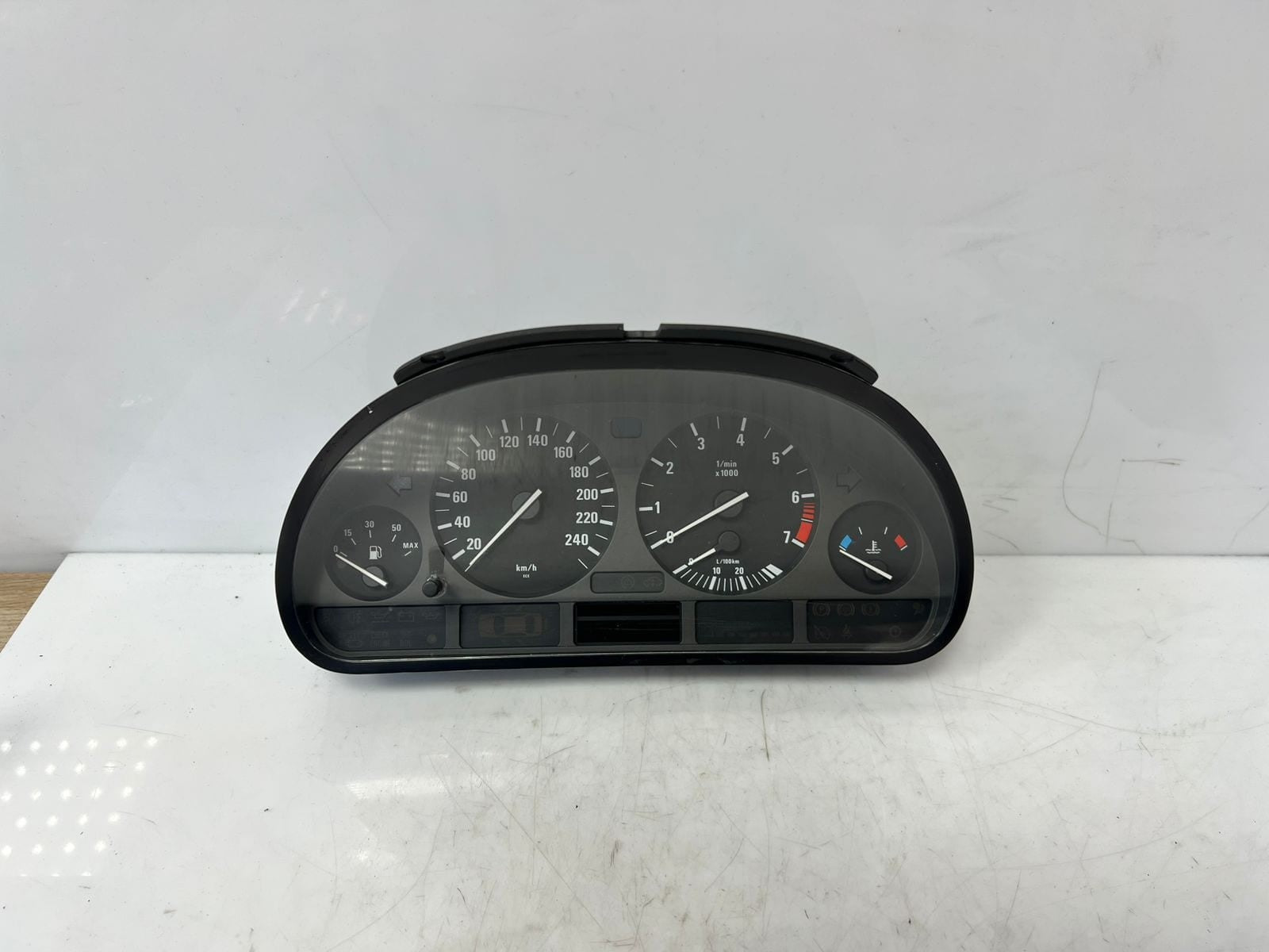 BMW 5 Series E39 Speedometer Instrument Cluster Revolution Counter 8372354 OEM