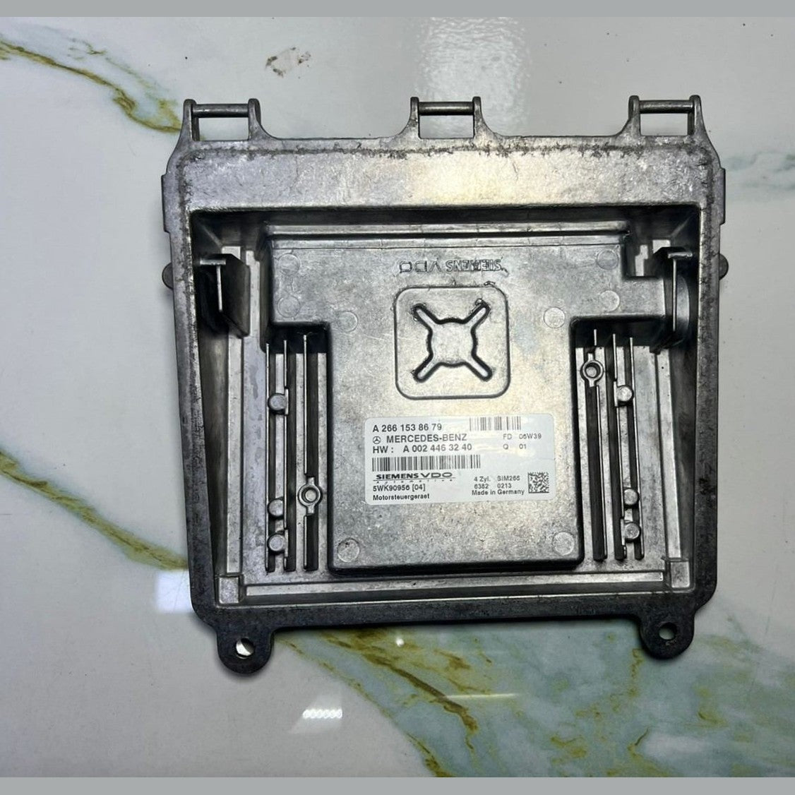 Mercedes-Benz Engine Control Module A 266 153 86 79