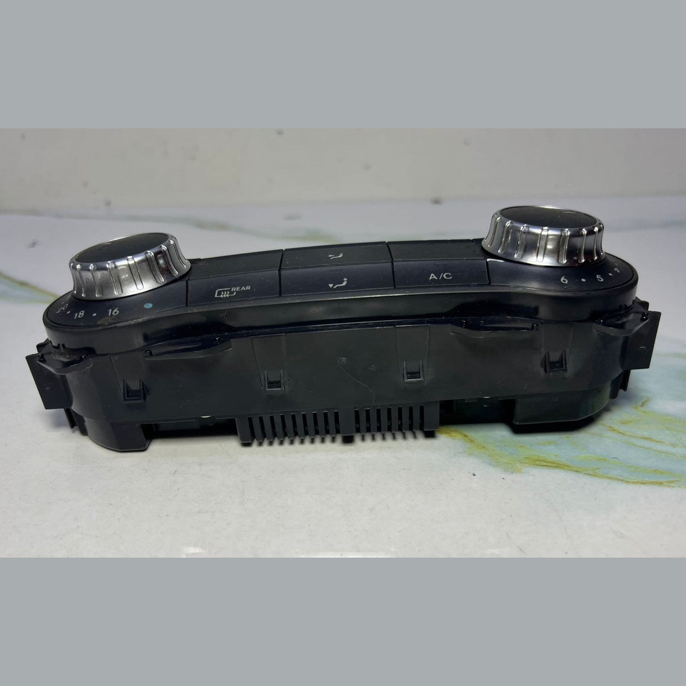 Mercedes Climate Control Panel A2469002208 B Class W246