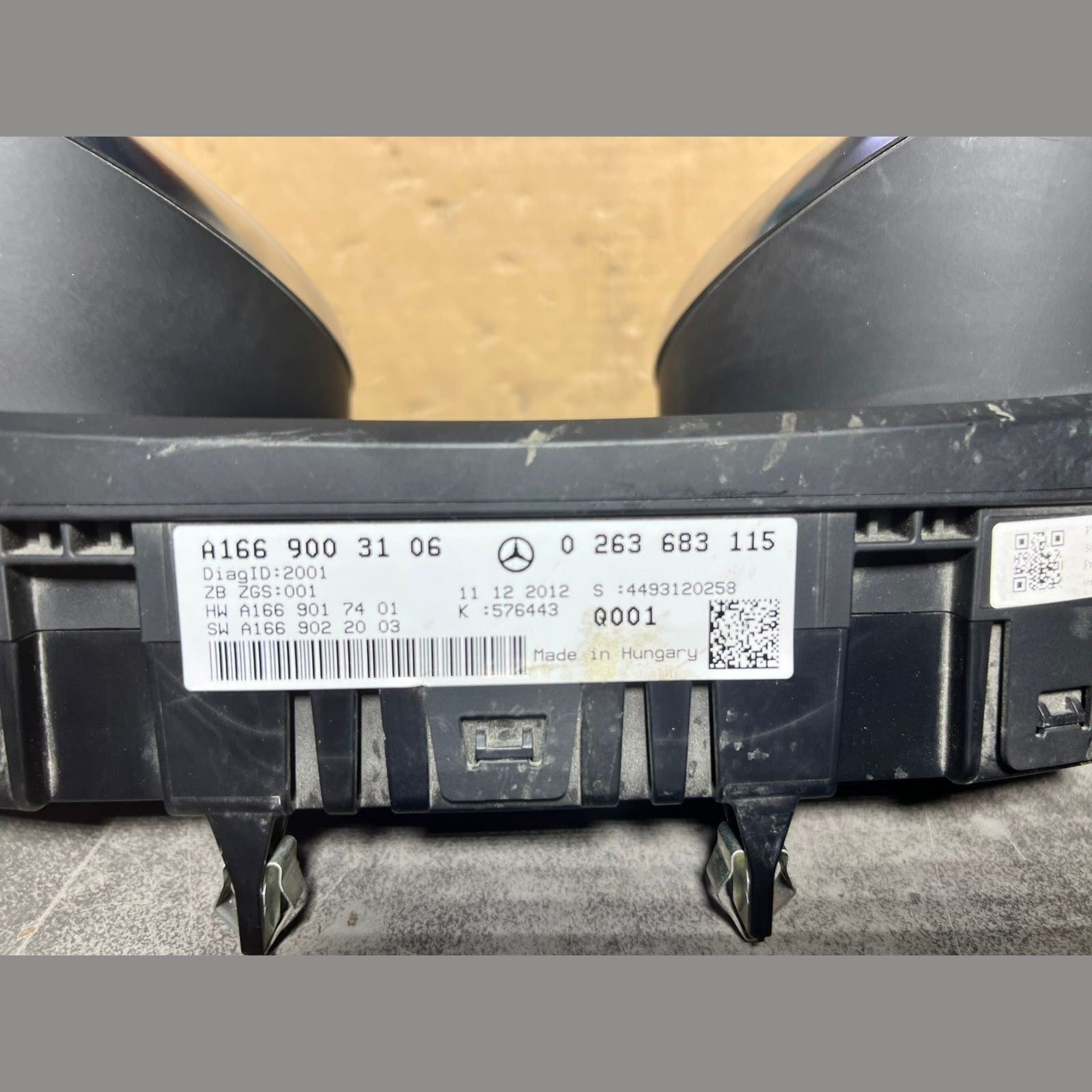 2013-2016 Mercedes-Benz W166 GL Instrument Cluster Speedometer A166 9003106 OEM