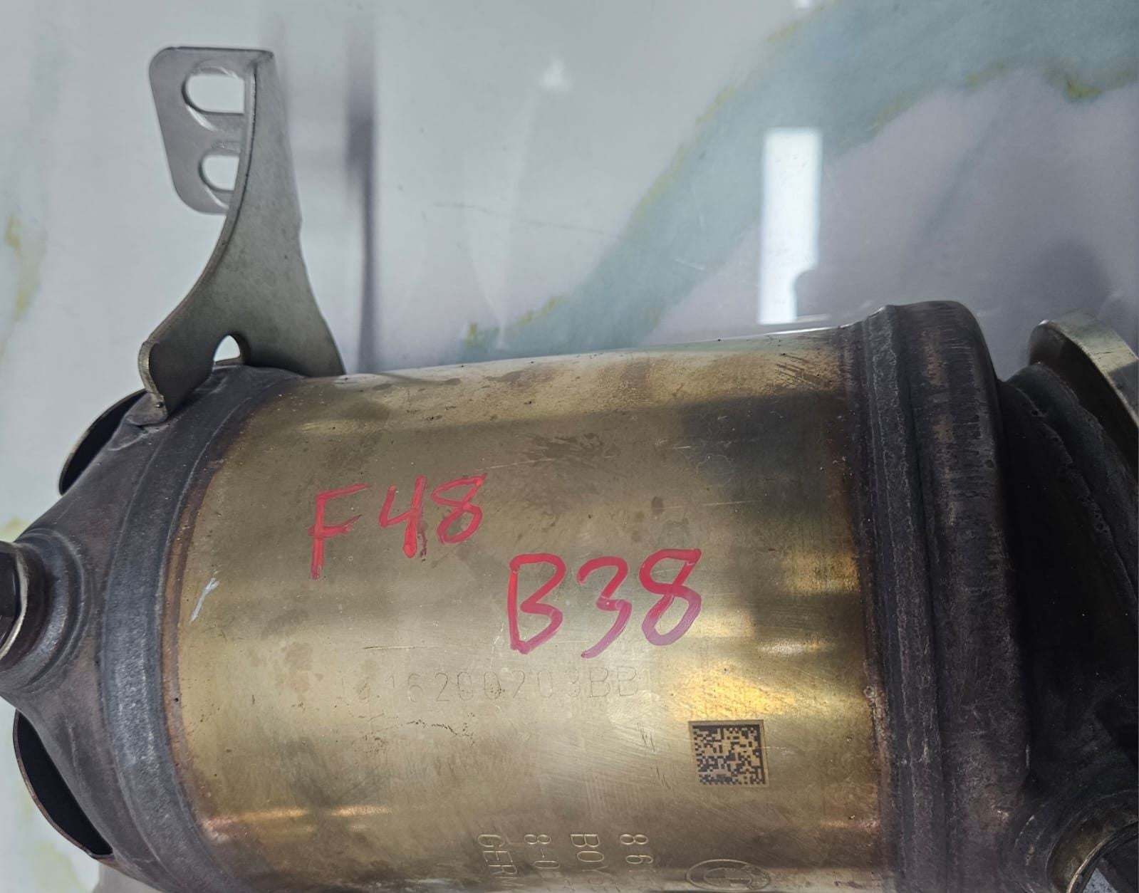 2018-2020 BMW X2 F48 B38 Catalytic Converter 8616302 OEM