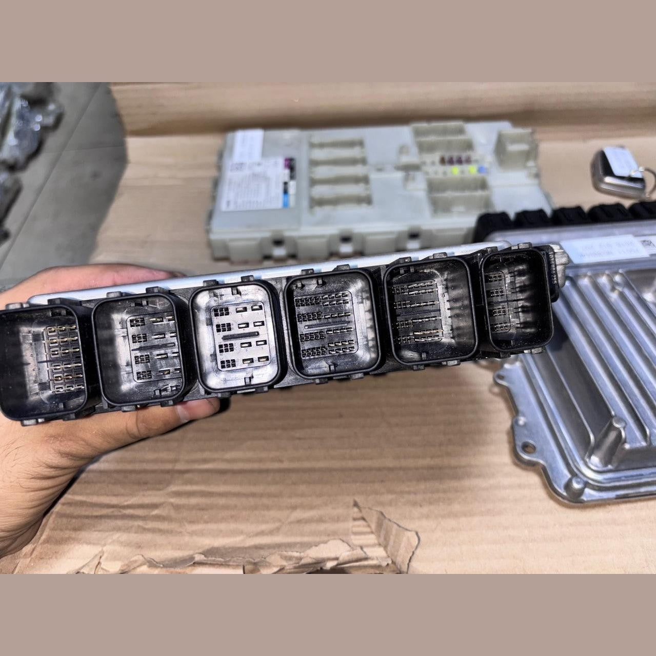 BMW 750li N63NB44C 2018 G12 ENGINE CONTROL UNIT COMPLETE SET + KEY  - 8680196