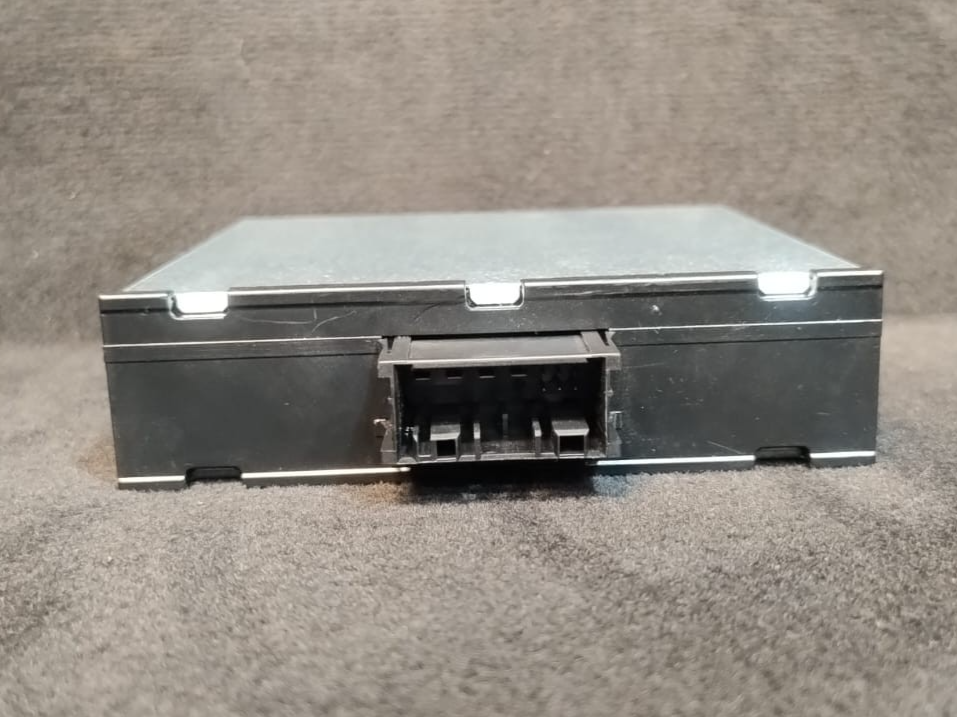 BMW X1 E84  E87 E88 E82 E90 E93 VOLTAGE CONVERTER CONTROL MODULE OEM -9253208