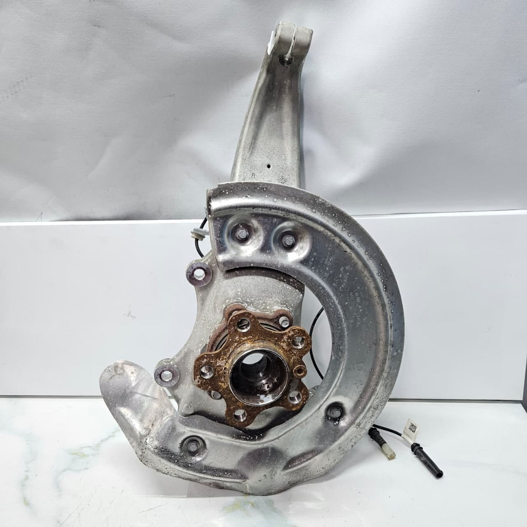 OEM BMW 5 8 Series G30 G14 G15 G16 Front Wheel Hub BEARING Front Right 6884386
