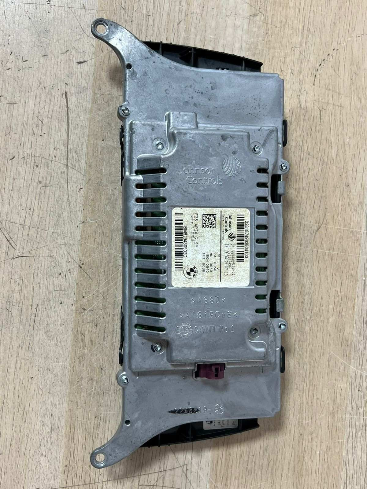 2010-2017 X3 F25 and X4 F26 models. 6.5 inch MMI navigation display 9294309