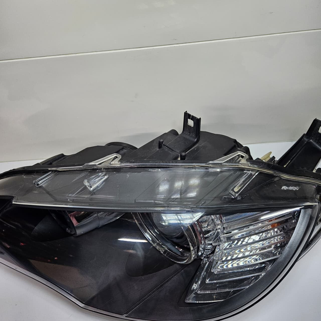 2008-2014 BMW X6 E71 Bi-Xenon Headlight Left Side 7287011