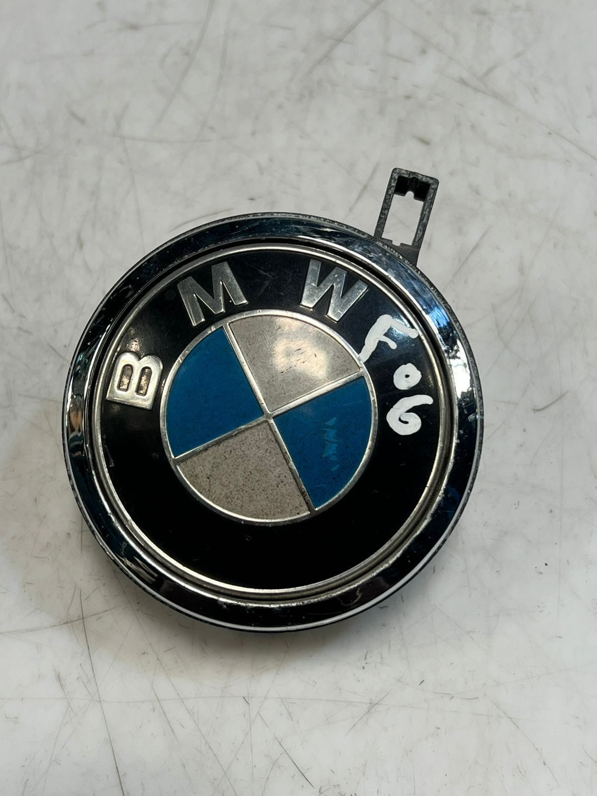 2006-2010 BMW M6 E63 E64 F06 REAR Trunk Lid Release Latch Emblem Handle 7061327