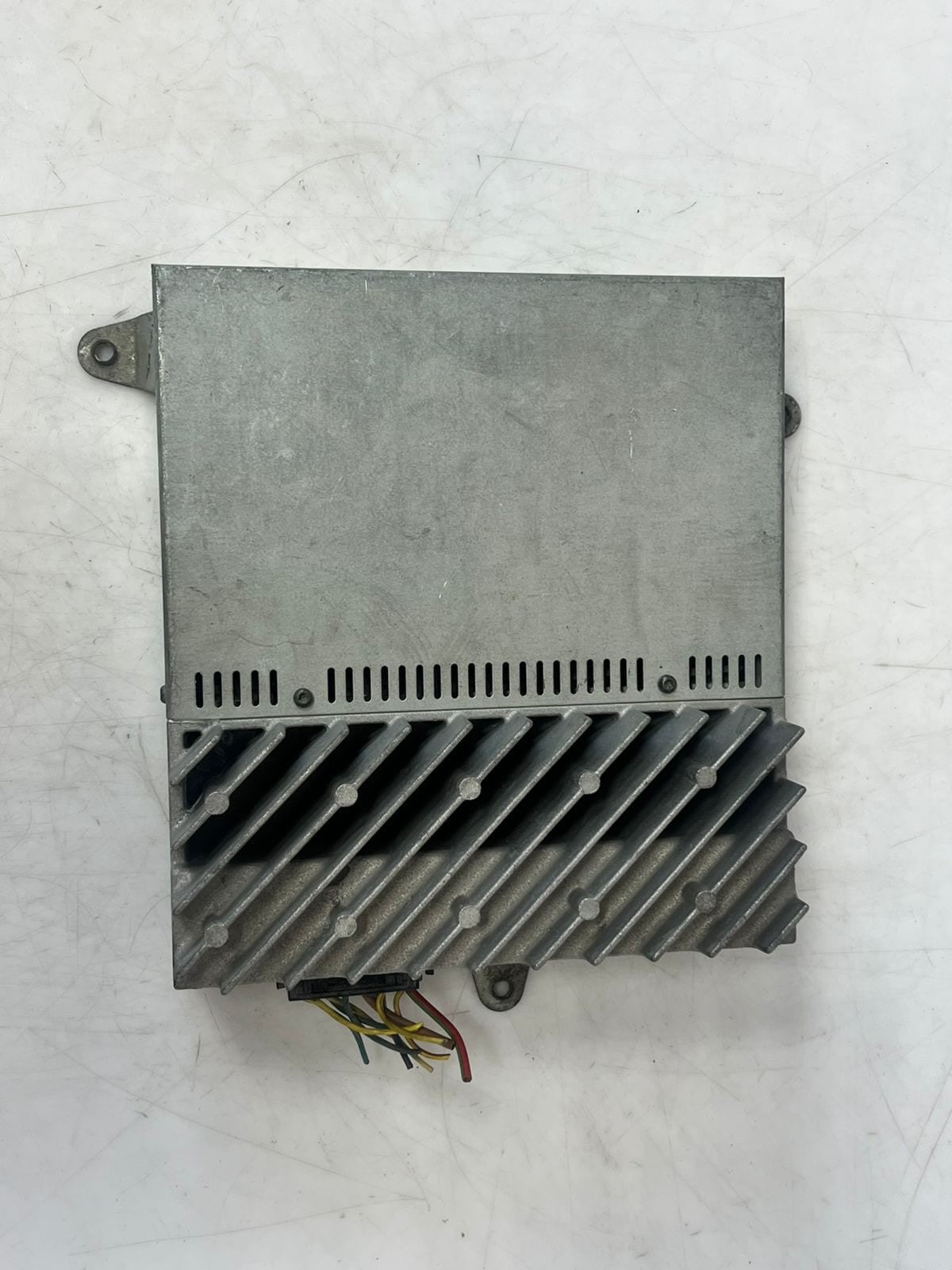 1998-2000 BMW E39 5 Series 525i 528i 530i 540i Audio Radio Amplifier 8374535 OEM