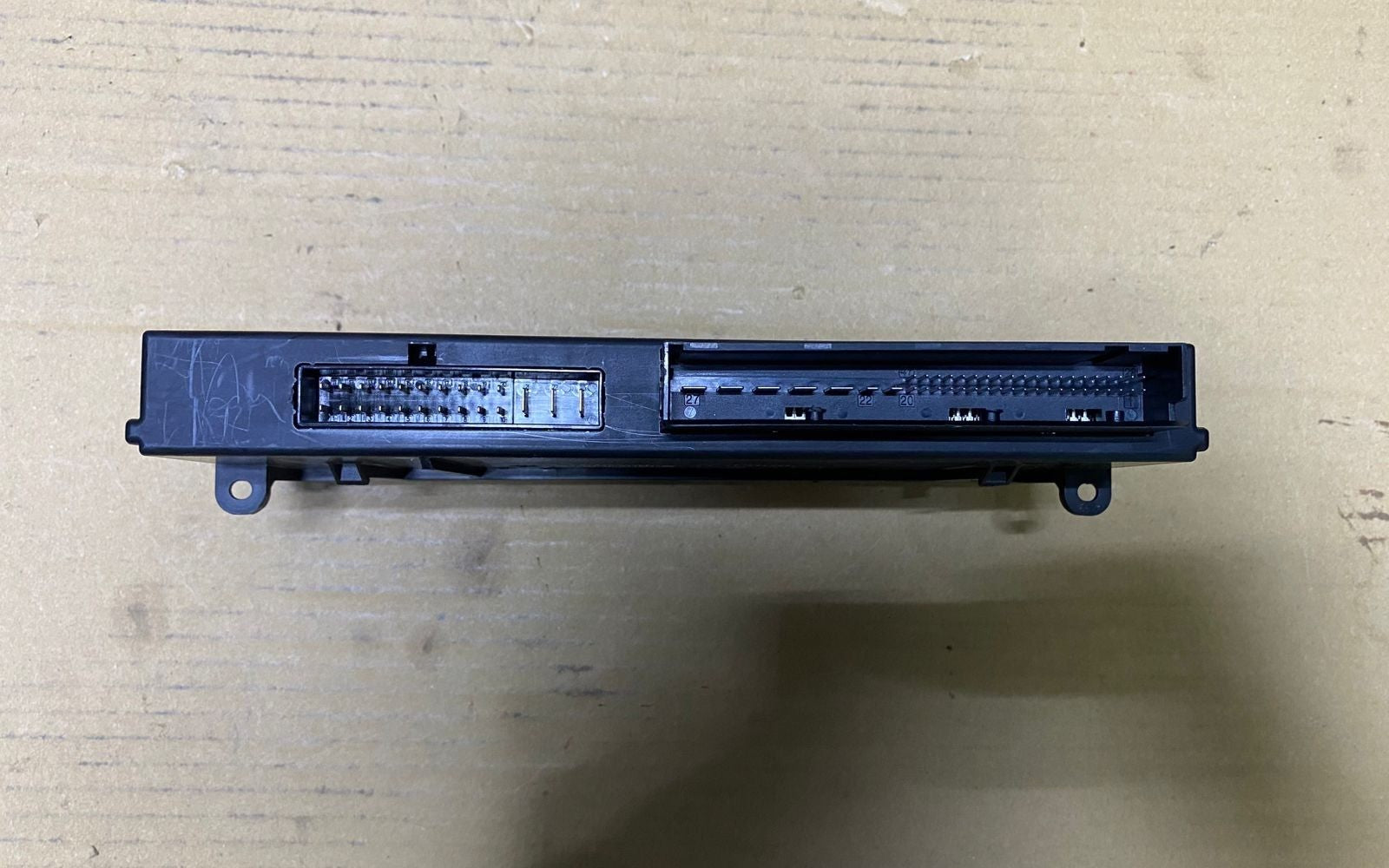 2011-2017 BMW X3 Body Control Module Junction Box 9305712 X3 F25 and X4 F26