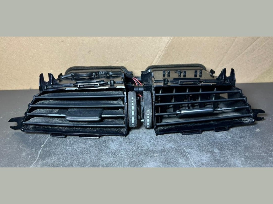 12-14 Mercedes W204 C300 C250 Front Center Dashboard  Heater A/C Air Vent