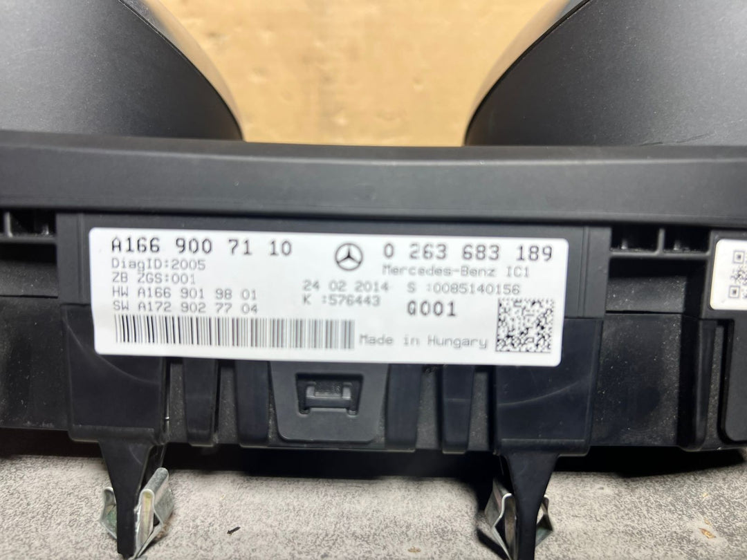 13-16 Mercedes-Benz W166 GL GLE Instrument Cluster Speedometer A166 9007110 OEM