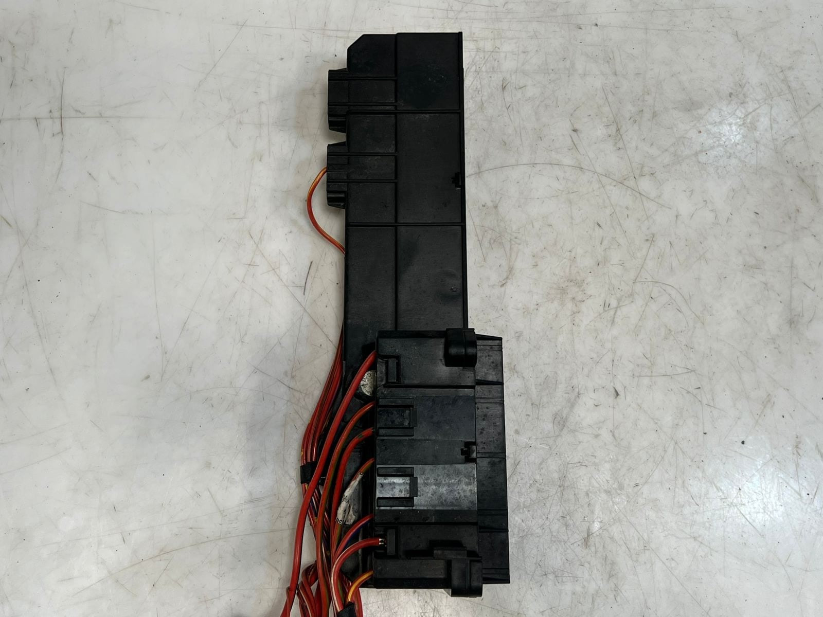 2004-2010 BMW 525i 5 Series E60 E61 528i Power Distribution Fuse Box 6957330 OEM