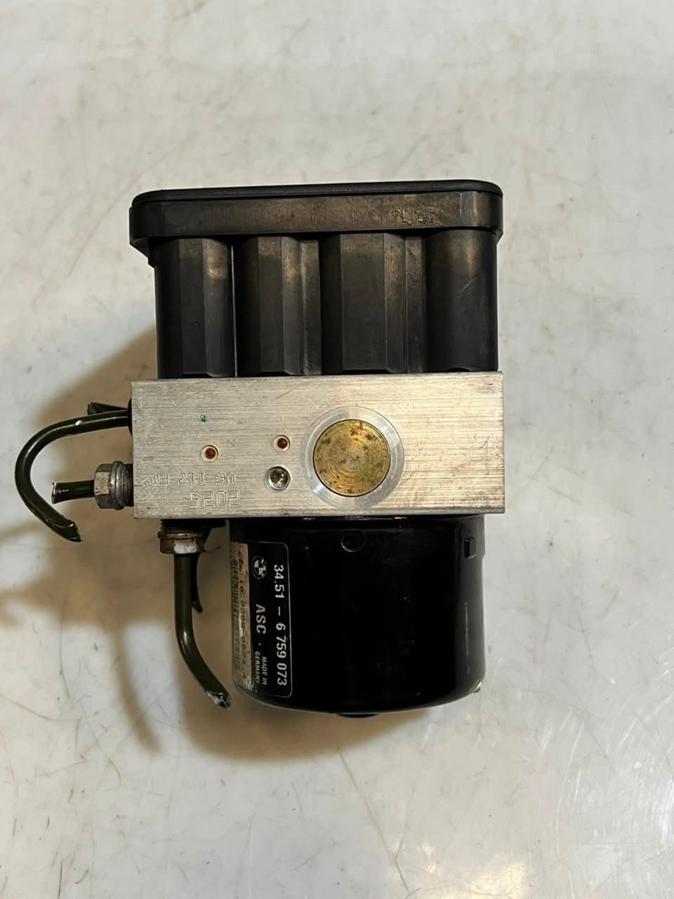 2002 BMW 330i 3 Series E46 HYDRAULIC BLOCK Abs Pump CONTROL UNIT 6759075 OEM