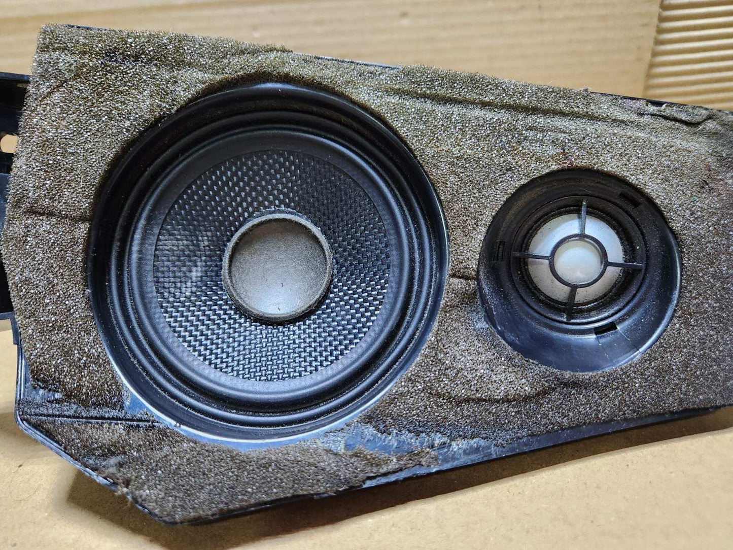 2008-2019 BMW X6 D Pillar Speaker 9211048 X6 E71 E72 rear left