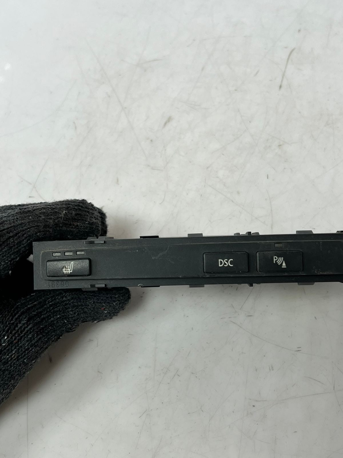 BMW 5 Series E60 E61 525I 530I 540I Center Console Switch MODULE 6940231 OEM