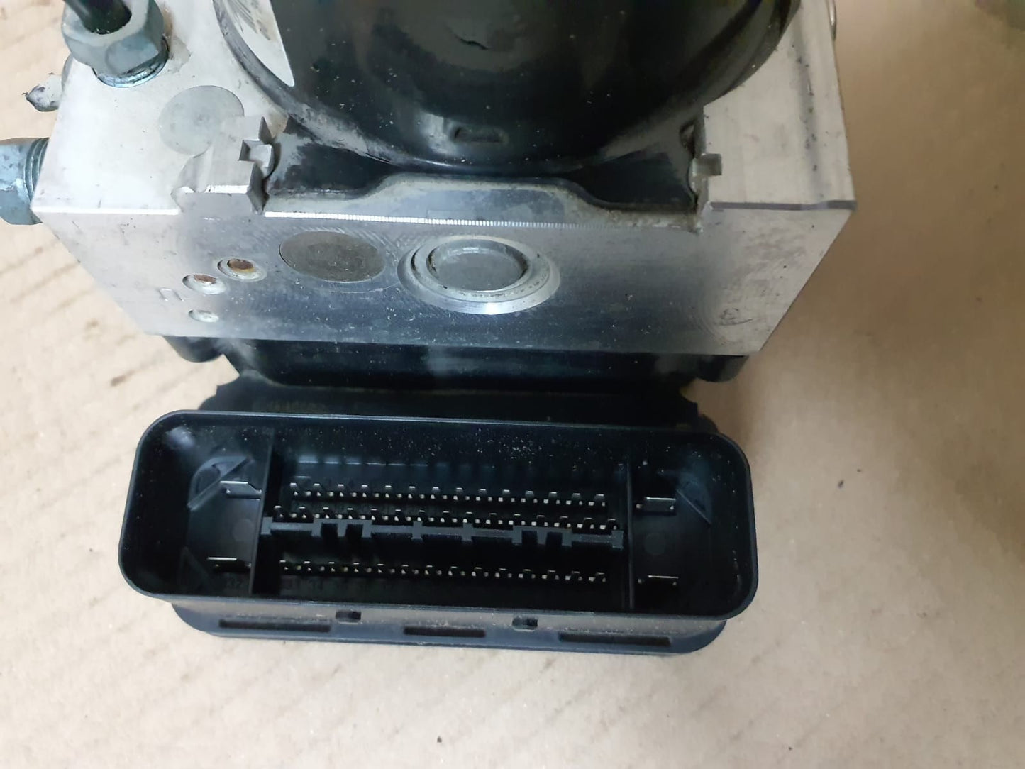 BMW 1 Series F20 F21 3 Series F30 F31 F32 320i ABS Pump and Control Unit 6857323