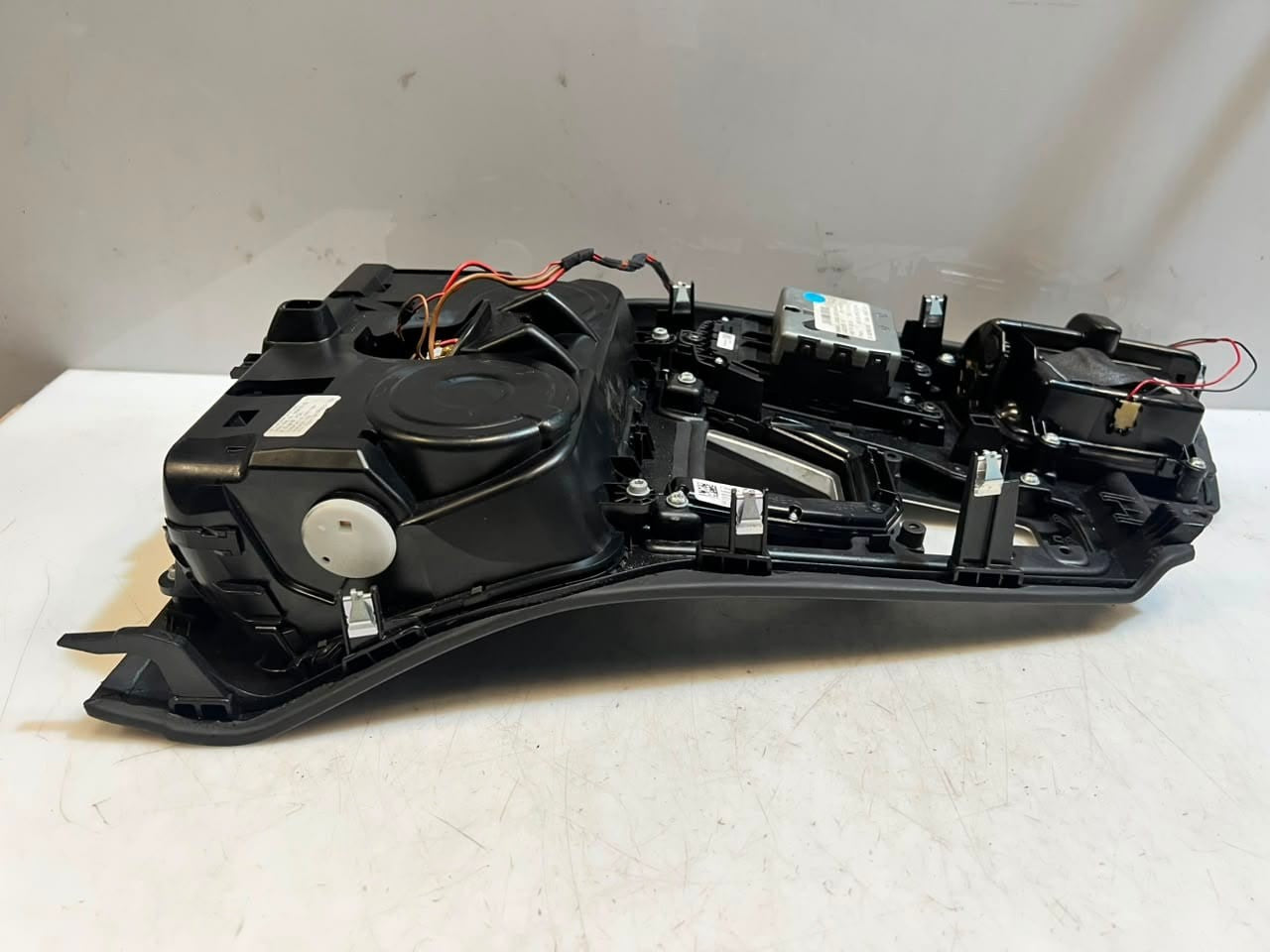 2011-2016 BMW 550i 5 Series F10 F11 Front Center Console Cup Holder 9256131