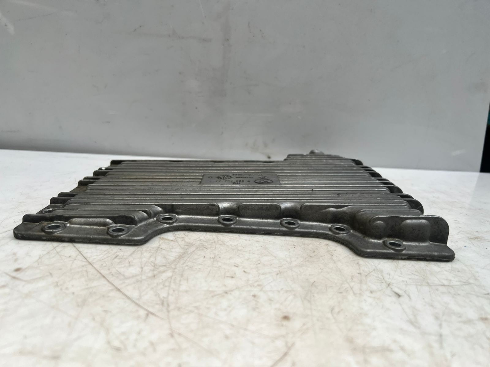 2003-2005 LAND ROVER X5 L322 with 4.4 V8 engine M62B44 Oil Pan 7504653 - 02