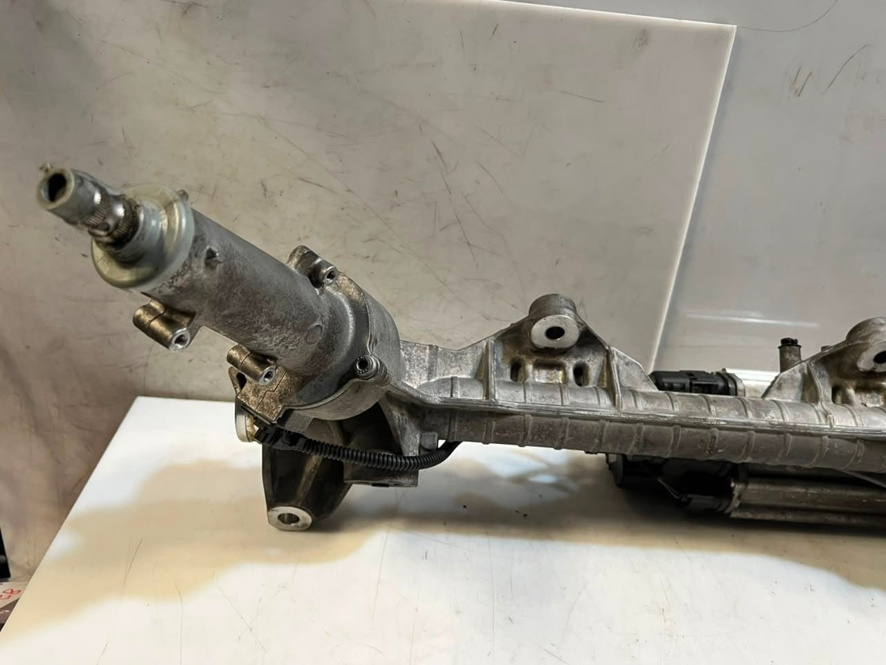 2014-2016 BMW 528i F10 Power Steering Rack 6869213 RHD