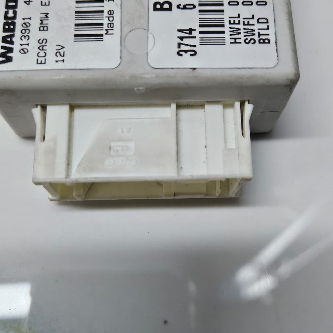 2010-2015 BMW 750i 535i, 550i F07 Air Suspension Control Module 6797090