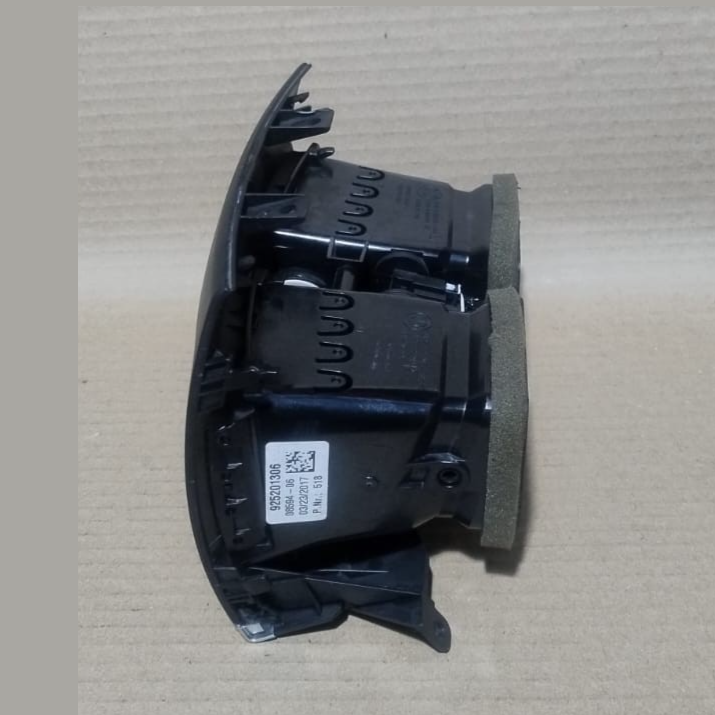 BMW F15 X5  REAR SEAT CENTER CONSOLE AC VENT TRIM HEATER 9252013