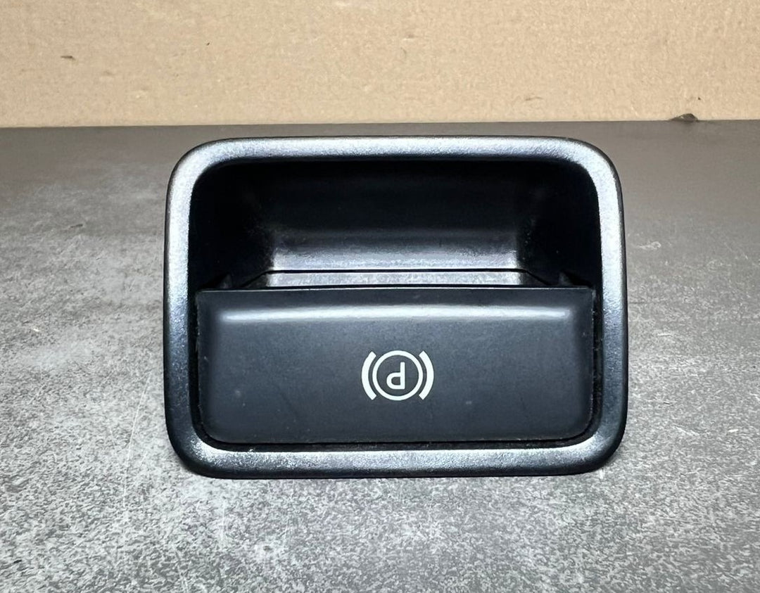 14- 18 MERCEDES W246 B-Class CLA PARKING BRAKE CONTROL SWITCH A246 9050451
