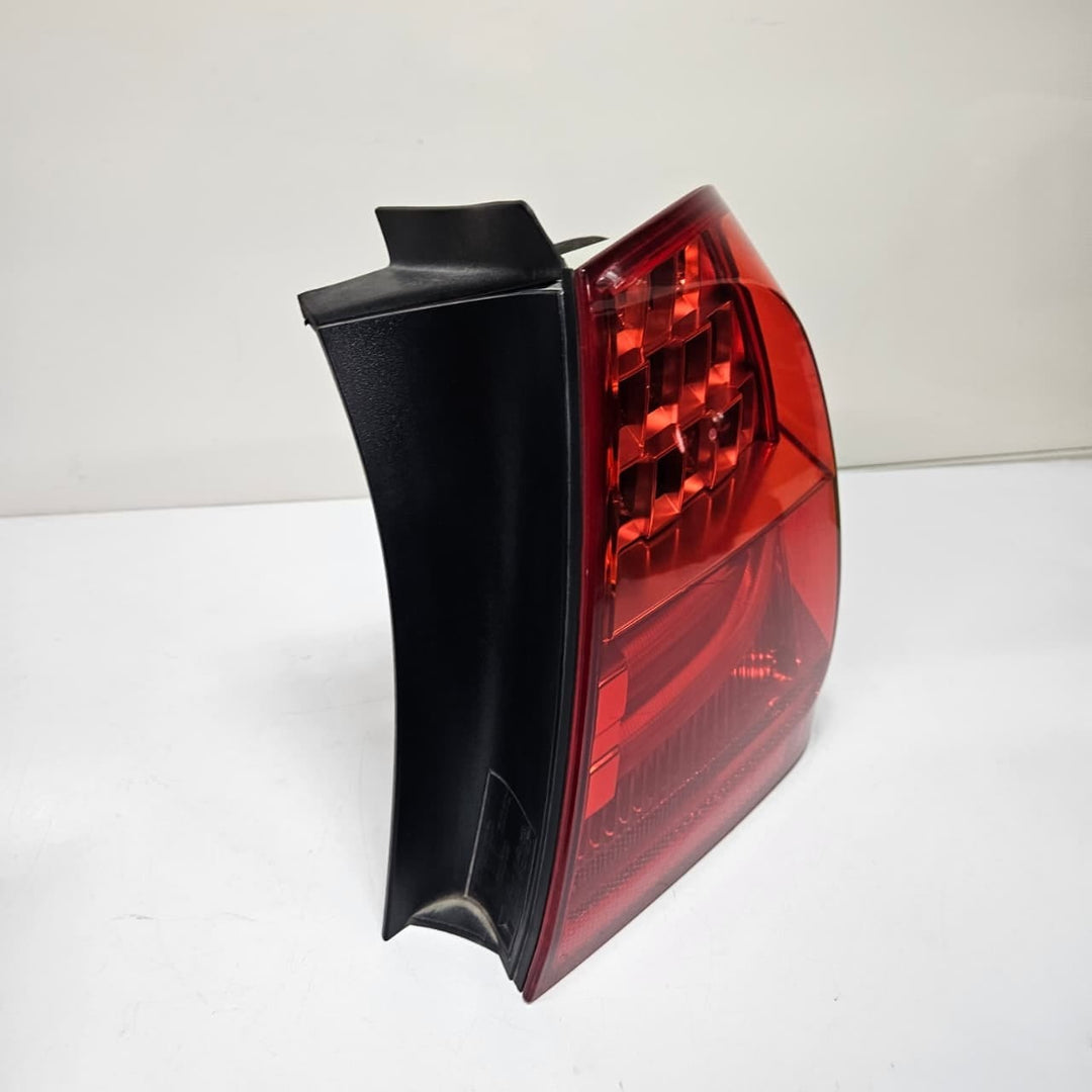 OEM BMW 3 Series E90 E91 Rear Taillight Right Led 7289432