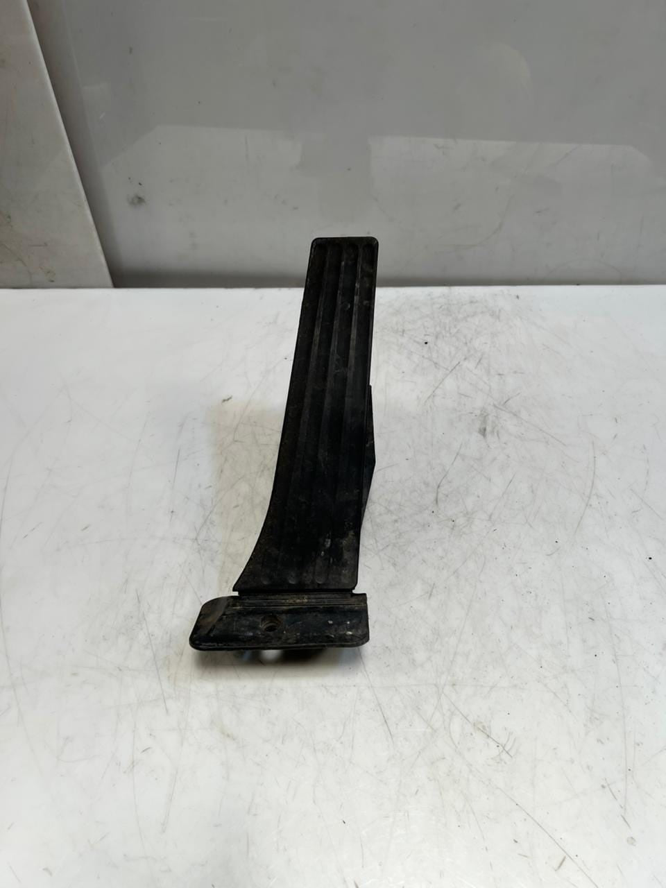 2011 BMW 328i E90 E60 F07 F25 E70 X5 GAS/ Accelerator Pedal MODULE 6852644 OEM