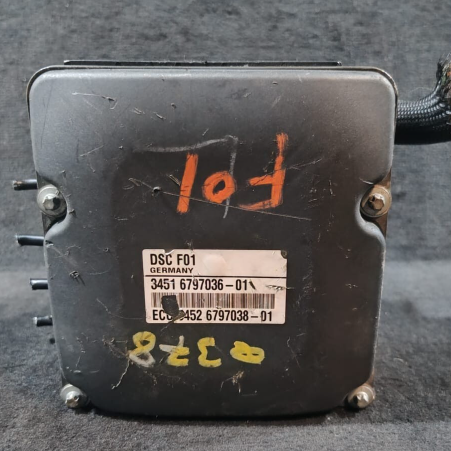 BMW 7 SERIES F01 F02 730D N57D30A ABS PUMP CONTROL MODULE 6797036
