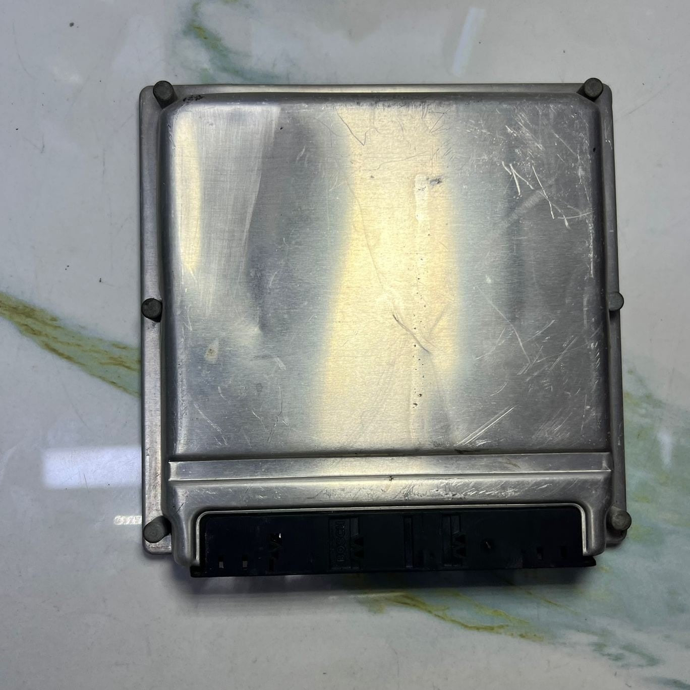 1997-2005 Mercedes-Benz E320 Engine Control Unit A1121530879 C320 and E320