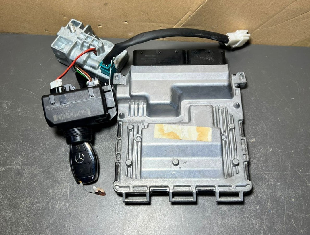 10-14 Mercedes-Benz W204 ECU Engine Control Module Ignition Key Switch SET OEM