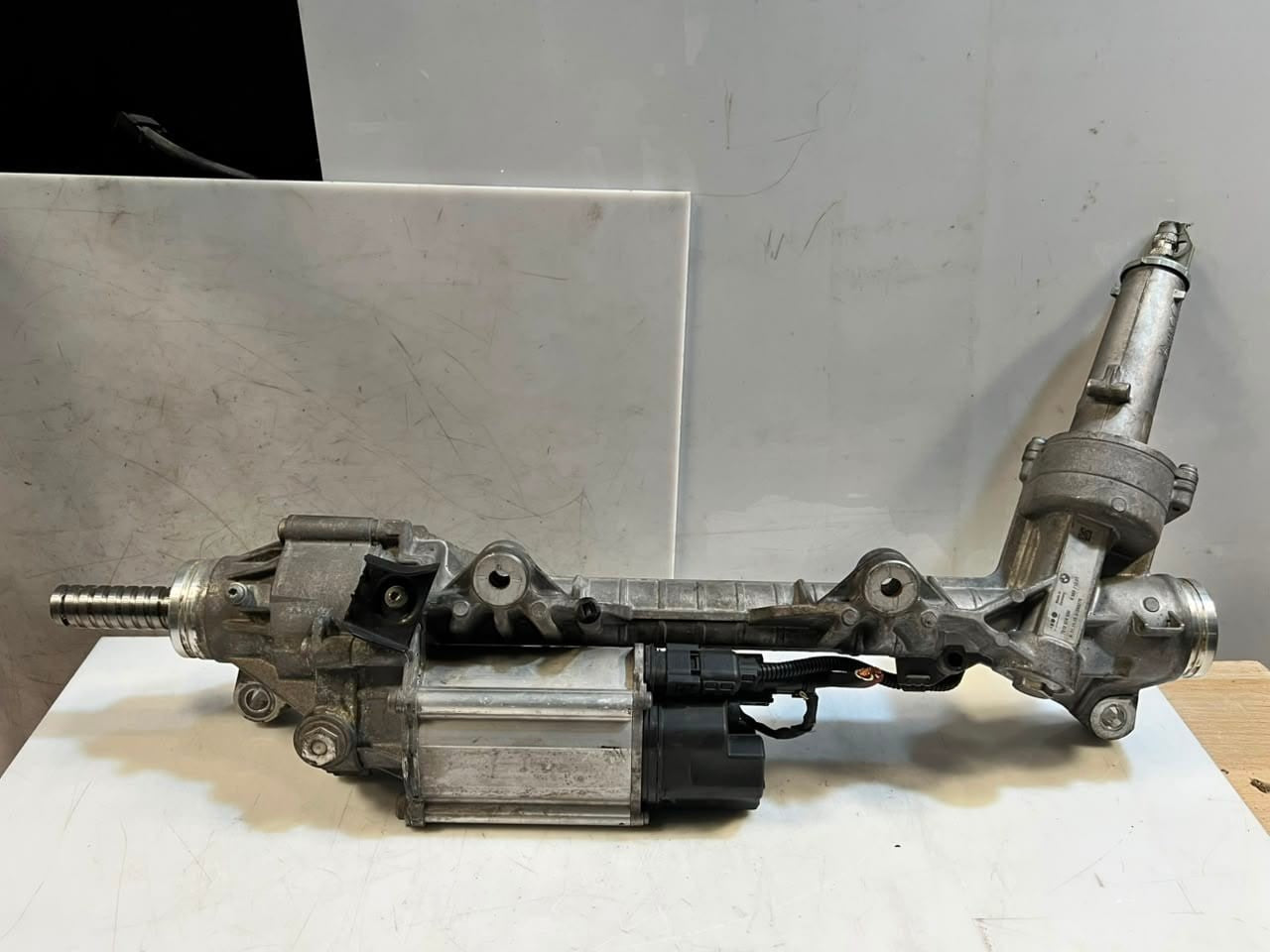 2014-2016 BMW 528i F10 Power Steering Rack 6869213 RHD