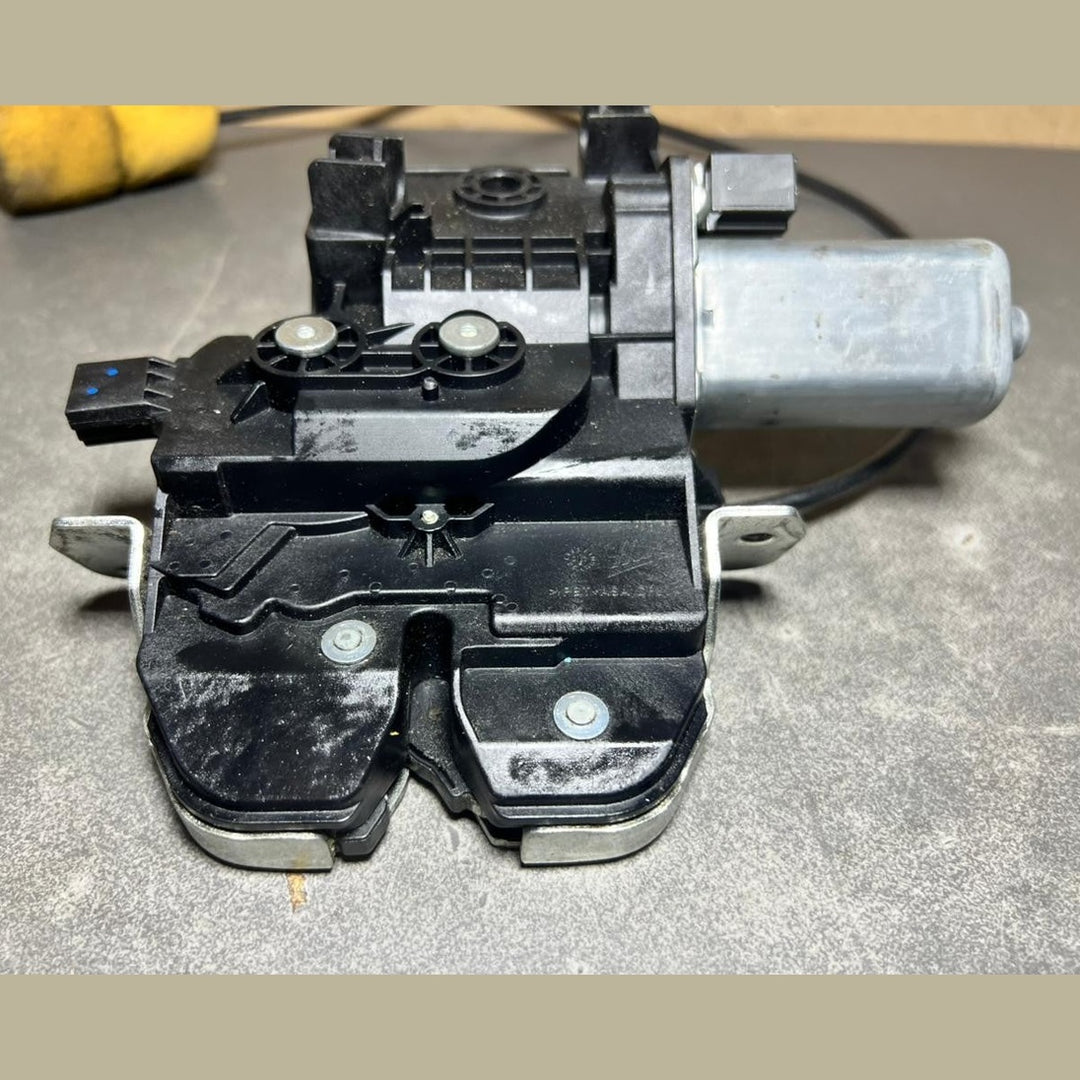 07-13 Mercedes  W221 S-Class Rear Trunk Lid Latch Lock Actuator A221 7500085 OEM