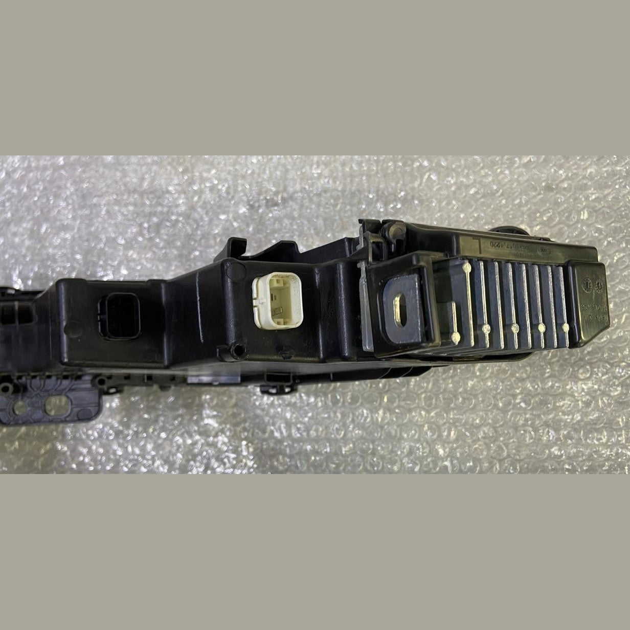 OEM 2023-2024 BMW 7 SERIES G70 LEFT DRL DAYTIME RUNNING LIGHT LED 9450079