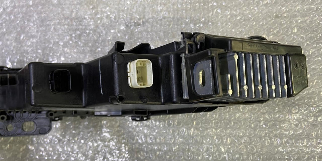 OEM 2023-2024 BMW 7 SERIES G70 LEFT DRL DAYTIME RUNNING LIGHT LED 9450079