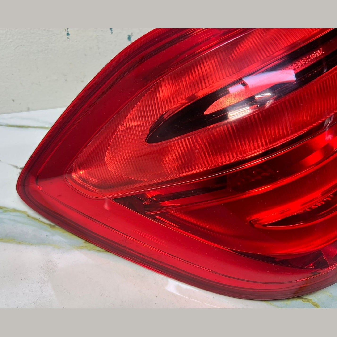 Mercedes W166 GL350 Rear Left Side LED Tail Light Brake Stop Lamp A166 9067301