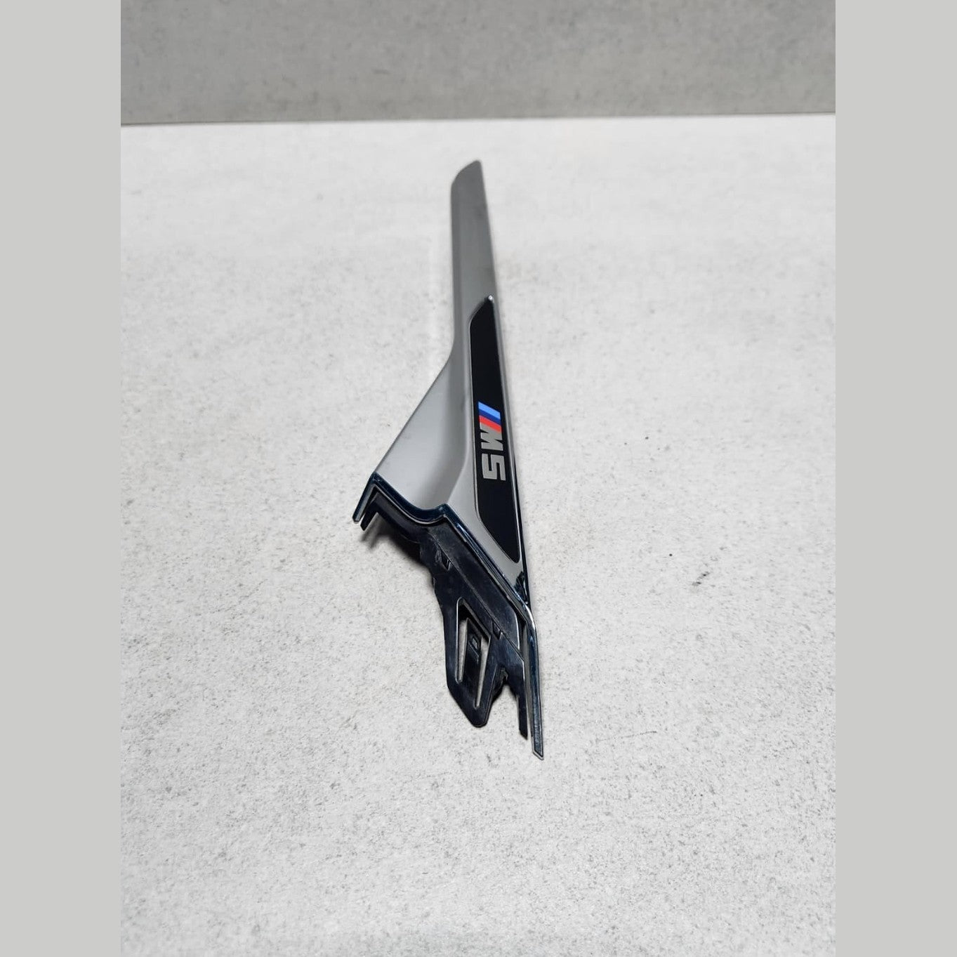 2016-2023 BMW M5 Front Fender Air Duct Trim 8063206 M5 F90