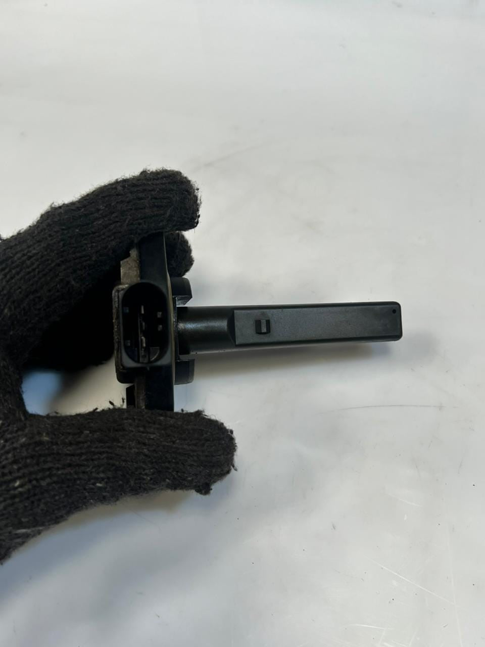 BMW E38 E39 E46 E53 E60 E61 E81 E82 E87 N47 Diesel Sump Oil Level Sensor 7508003