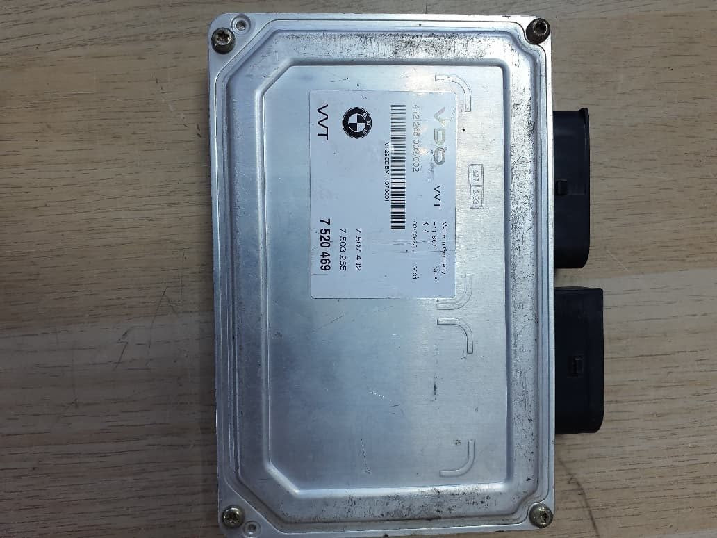 2004-2006 BMW 760i Engine Control Module 7520469 545i, 550i, 760i, and 760Li 