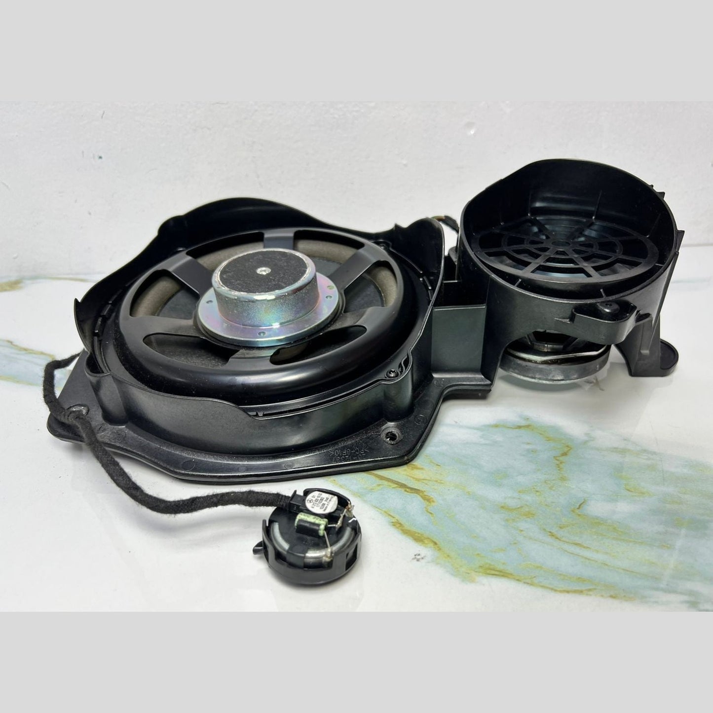 07-13 Mercedes-Benz W221 Front Door Right Bottom Speaker Logic7 A221 8205902 OEM